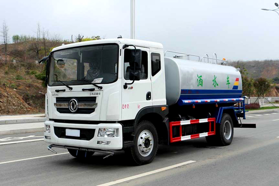怎樣排除灑水車柴油機過早、過遲的噴油現象？