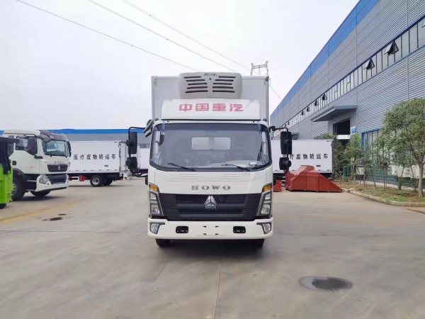 國(guó)六重汽豪沃4.2米冷藏車