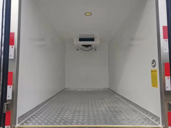 國六躍進3.2米柴油冷藏車