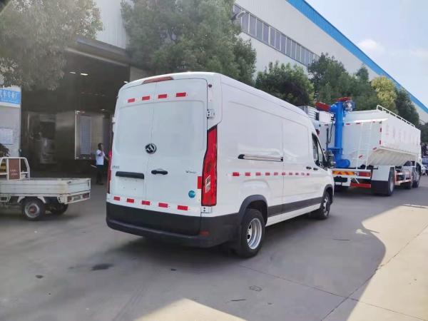 國六上汽大通面包冷藏車