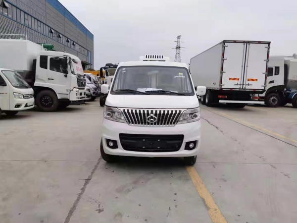 國六長安睿行面包冷藏車