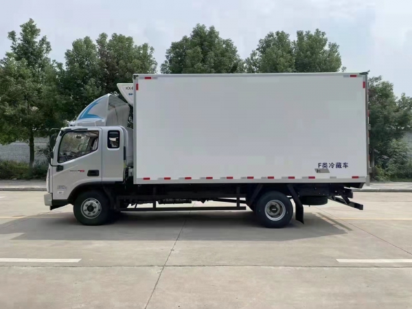 國六福田奧鈴5.1米冷藏車