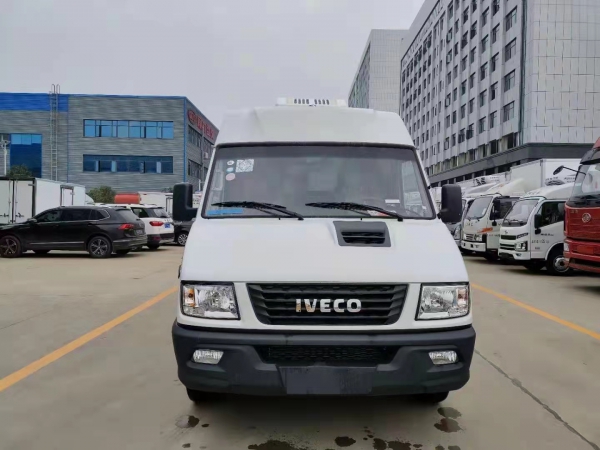 國(guó)六依維柯面包冷藏車(chē)(長(zhǎng)軸版)