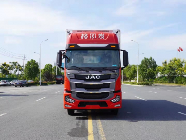 國六江淮格爾發6.8米冷藏車