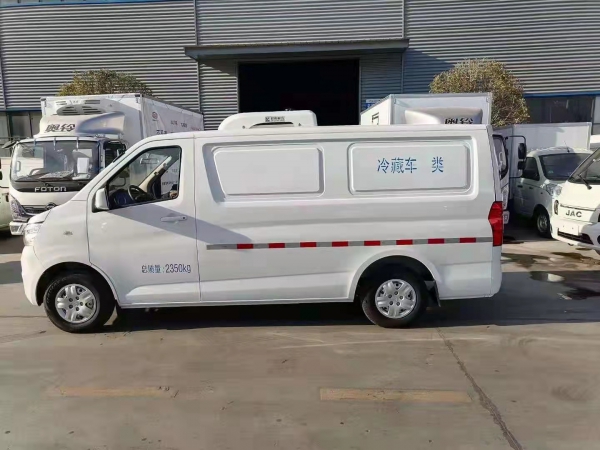 國六長安睿行面包冷藏車