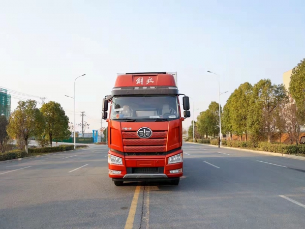 國六解放J6P前四后八9.2米冷藏車