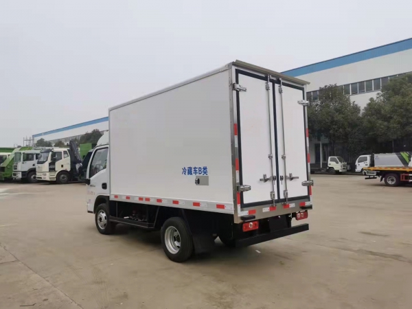 國六躍進3.2米柴油冷藏車