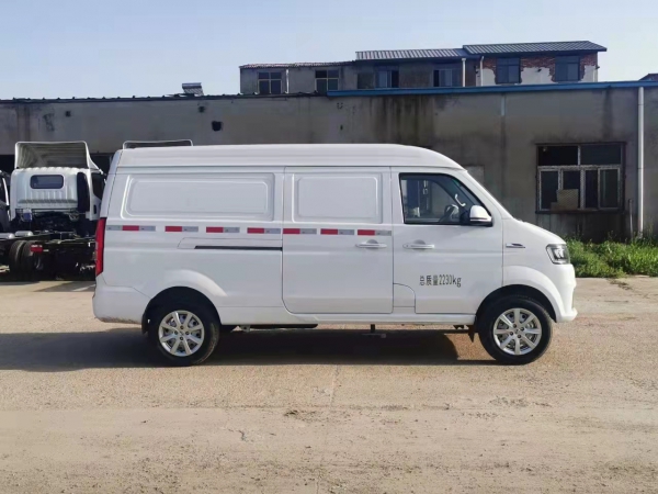 國六華晨金杯面包冷藏車