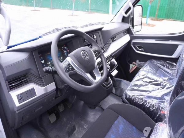 國六東風御風面包冷藏車